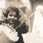 Nina-tocando-Zambomba_2289981093