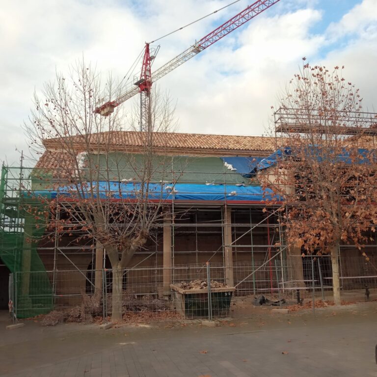 Frente Parroquia y andamio 02